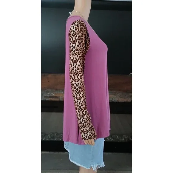 NEW Tunic Top & Necklace Women's LARGE Asymmetrical Blouse Leopard sleeves Flowy - Picture 5 of 13
